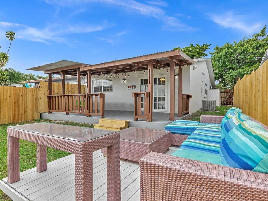 Supervilla - Lakefront - Sunsets, Kayaks, Grill Форт-Лодердейл Экстерьер фото